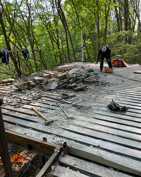 コンクリートの粉砕